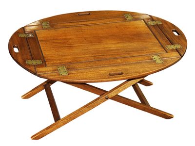 une image représentant une table en bois sur laquelle est posé un plateau