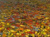 une peinture à l'huile représentant un champ rempli de parapluies jaunes et rouges