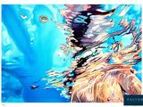 tableau représentant une femme nageant dans l'eau, les cheveux au vent
