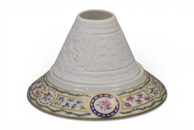 LIMOGES, Manufacture Haviland. Photophore modèle "Louvecienn…