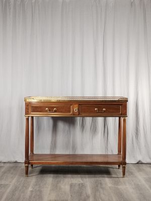 une table en bois avec deux tiroirs et une étagère