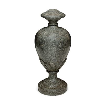 une image représentant un vase en pierre sur fond blanc