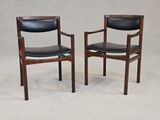 paire de chaises de salle à manger de style danois moderne du milieu du siècle, en teck et cuir