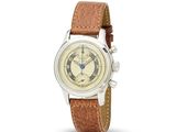 gros plan d'une montre sur fond blanc avec un bracelet marron