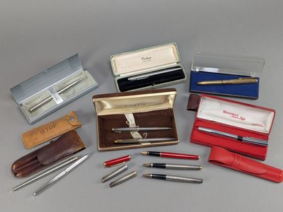 Lot de stylos bille et plume de diverses marques dont Parker, Waterman - Photo 1