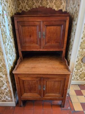 Meuble en bois naturel à 4 portes