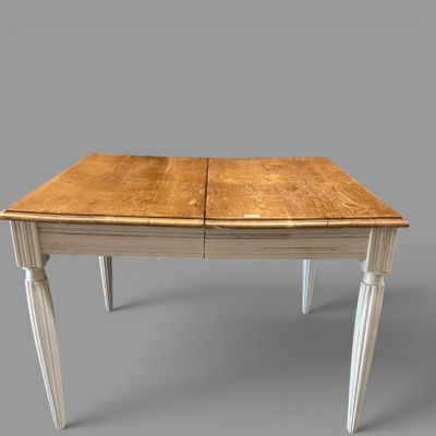une image représentant une table en bois avec deux pieds et un plateau en bois