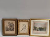 trois photos encadrées d'un homme et d'une femme sur un mur