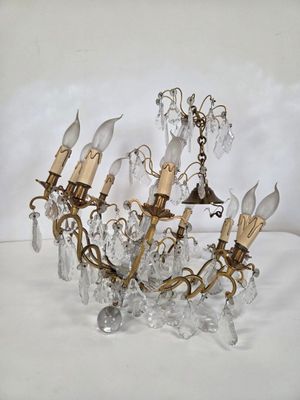 lustre en verre et en laiton orné de pendants en cristal