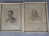 deux portraits encadrés représentant un homme et une femme, l'un portant une moustache et l'autre une moustache