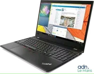 le lenovo thinkpad x1 est un ordinateur portable doté d'un grand écran et d'un clavier