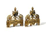 paire de figurines anciennes en laiton représentant un homme et une femme assis sur un banc