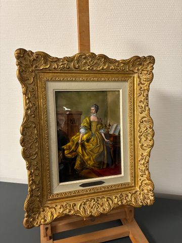RESTOUEIX : émail de Limoges signé « Dame au clavesin » 24 x 18