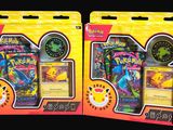 L'emballage contient deux paquets de cartes à collectionner Pokémon.