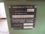l'image d'une machine installée dans une pièce