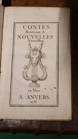 Contes Nouveaux & Nouvelles Nouvelles en Vers. Anvers, 1753, in-1...