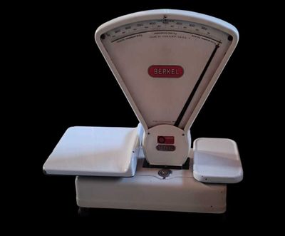 BERKEL balance à deux plateaux (manque une vitre) 60 x 58 cm…