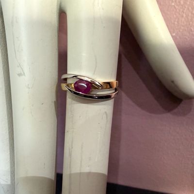 Bague T.53 Or 750 blanc et jaune pierre rubis 2,40grs, neuve