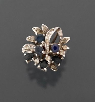 Bague en argent supérieur à 800 millièmes ornée d'une fleur …