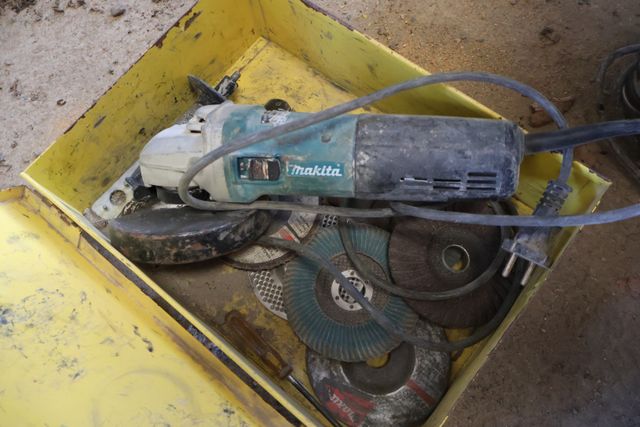 Meuleuse MAKITA