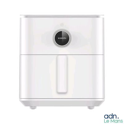 un purificateur d'air blanc sur fond blanc
