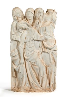 une image représentant une statue d'un groupe de personnes se tenant par la main