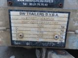 a sign on the back of a truck that says bw trailers b v b a