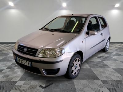 FIAT - PUNTO 1.2 8V CULT - ES - Mise en service: 17/12/2004 …