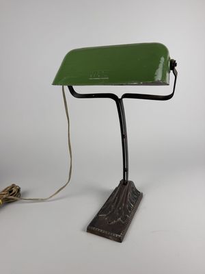 Georges MAIN. Lampe de bibliothèque "NIAM" en tôle émaillée …