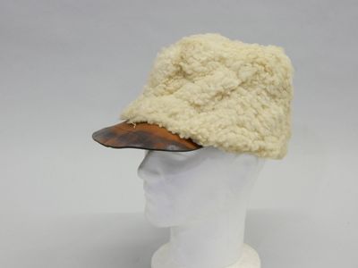 Casquette en fourrure de chasseur de montagne, probablement … - Photo 1