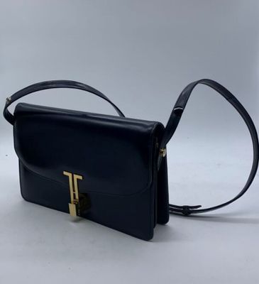 Sac à main en cuir lisse bleu Longueur : 24 cm, Hauteur : 16…