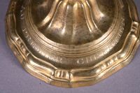 Paire de bougeoirs en bronze doré, le fût balustre à cottes,… (photo 4)