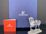 figurine en cristal Swarovski représentant un cheval et une boîte