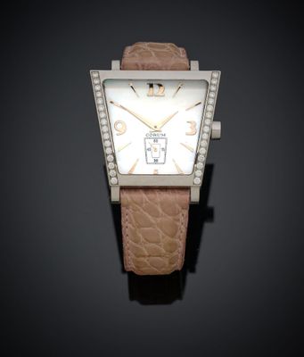 gros plan d'une montre sur fond noir