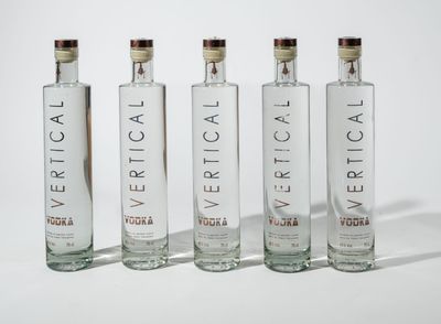 5B - VODKA VERTICAL 70 cl 43% - Chartreuse Diffusion - NM