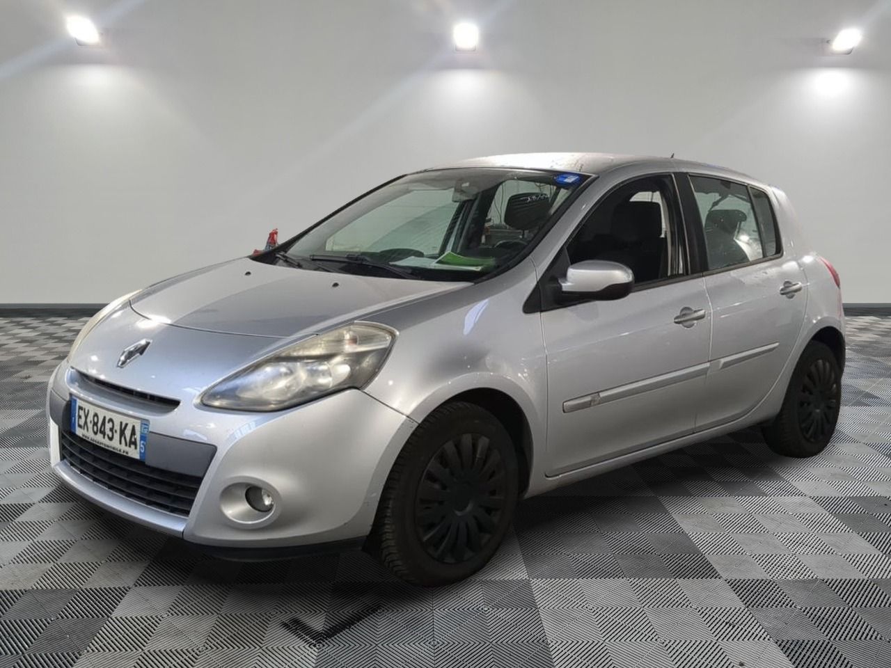 RENAULT - CLIO III 1.2 16V 75 - ES - Mise en service: 29/09/…