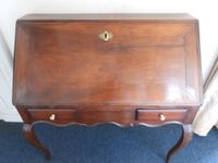 BUREAU DE PENTE en acajou mouluré et sculpté ouvrant en faça… (photo 2)