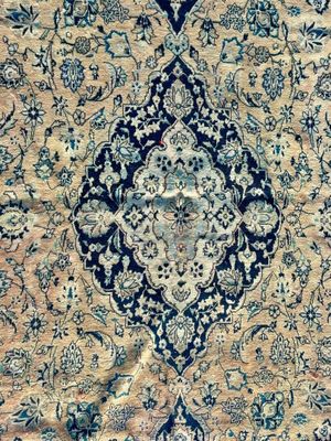 Kachan (Iran) vers 1980. Oxydations et usures.