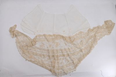 un morceau de dentelle au bas d'une culotte