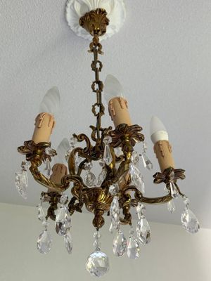 Lustre à 5 bras de lumière en bronze doré de style Louis XV …