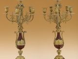 paire de chandeliers anciens en laiton et marbre rouge