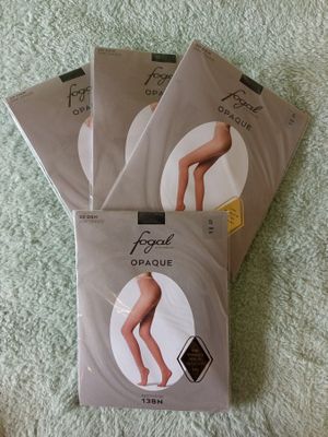 Lot de 125 paires de collants de la marque FOGAL (produit de…