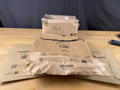 Lot de 4 colis Mystère (Retour Amazon,NPAI ,Adresse incomplè…