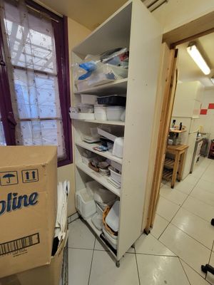 a box that is sitting in the middle of a room