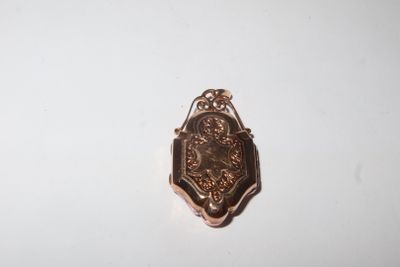 an image of a ring with a picture of a man on it