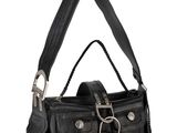 sac à main en cuir noir sur fond blanc, avec une zone de découpe pour le texte