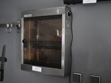 une image d'un four commercial dans une cuisine commerciale