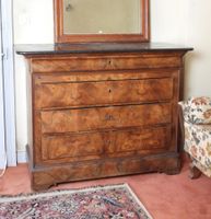 COMMODE en noyer et placage de noyer ouvrant en façade par q…