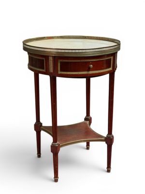 an image of a small table with a glass top and a shelf