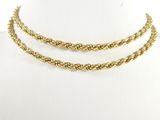 gros plan d'un collier sur un mannequin mannequin mannequin mannequin mannequin mannequin mannequin mannequin mannequin